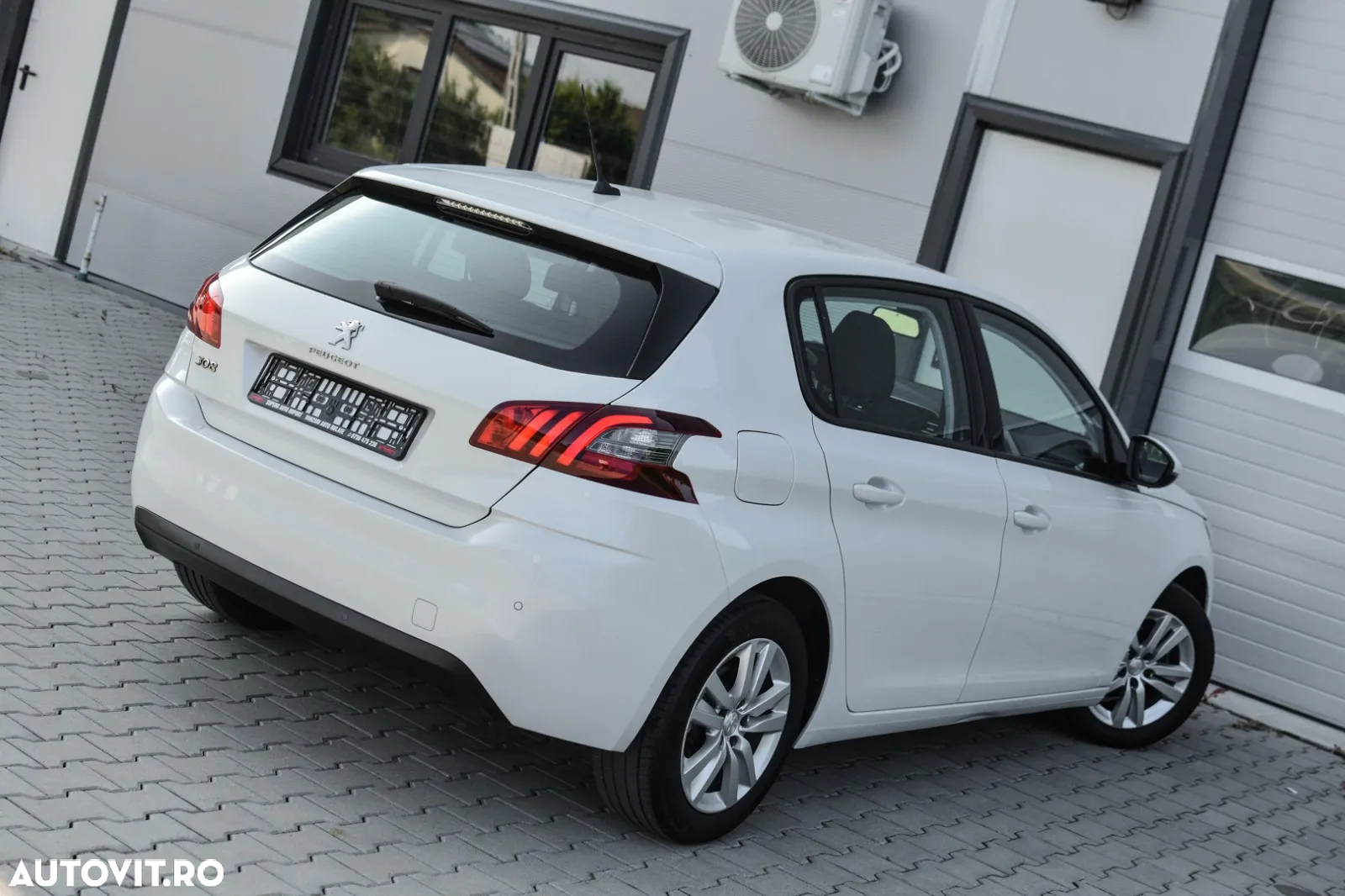 Peugeot 308 1.2 L PureTech Turbo S&S Allure - 4