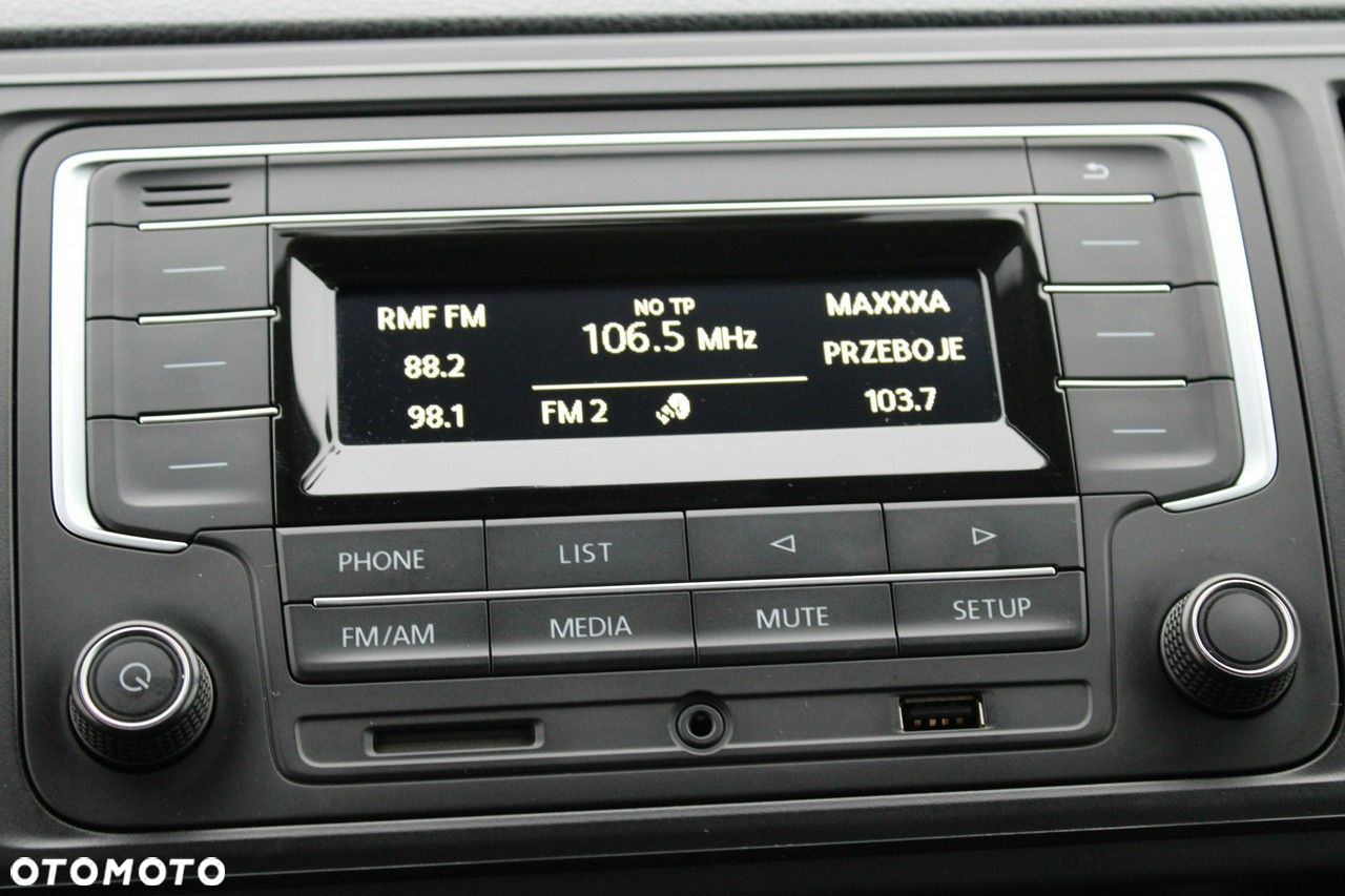 Volkswagen Caravelle - 16