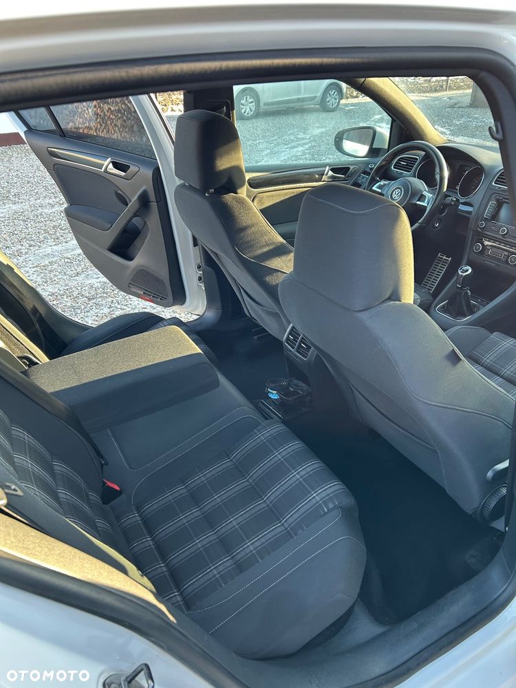 Volkswagen Golf 2.0 TDI DPF GTD - 11