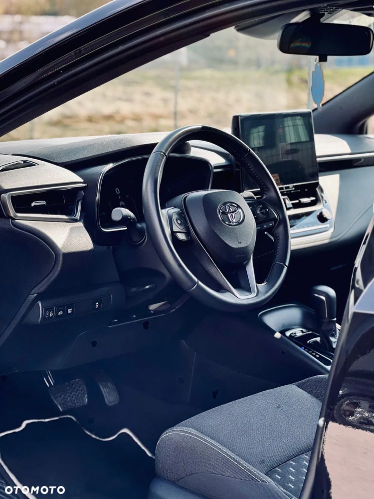 Toyota Corolla - 12