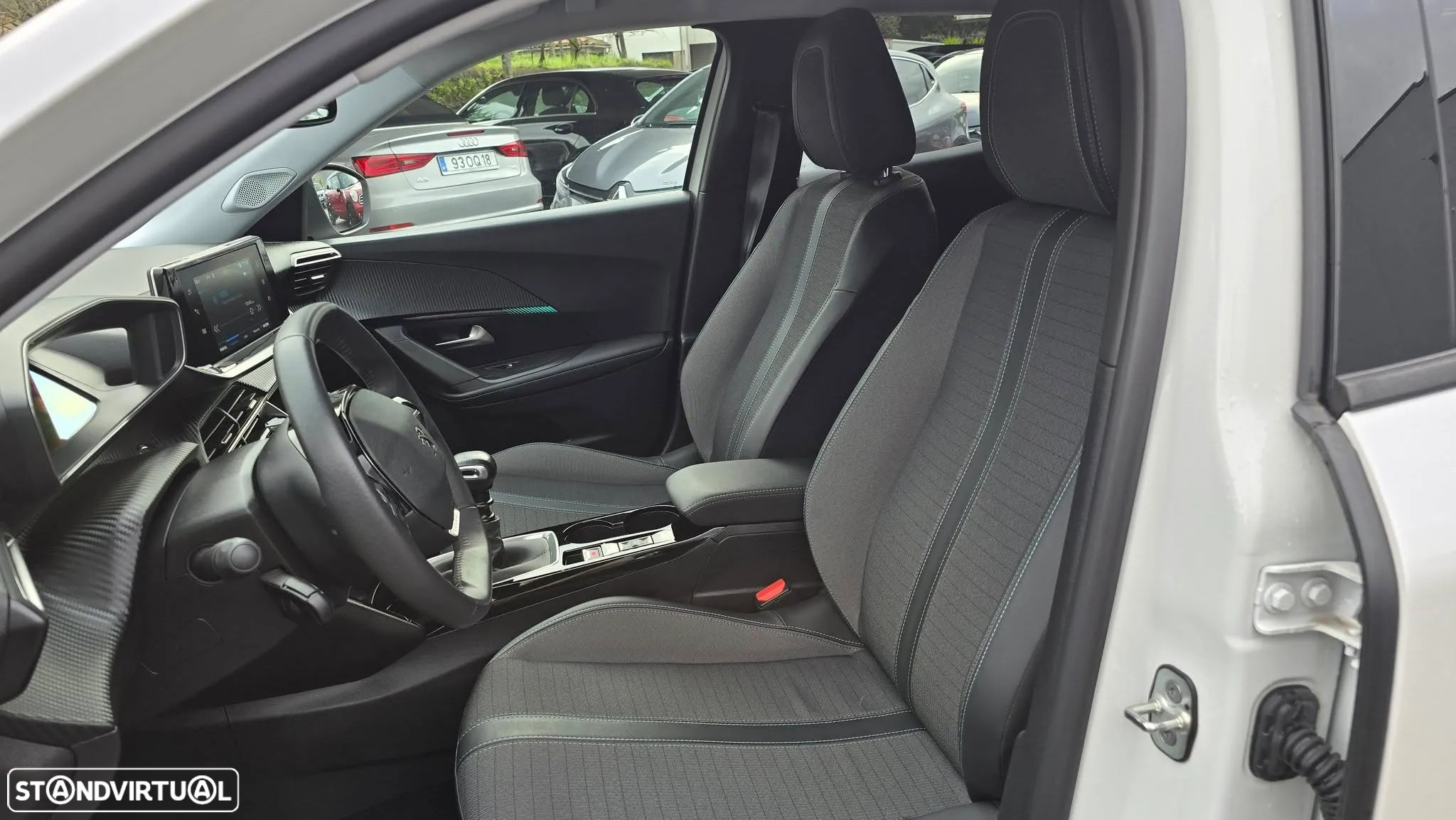 Peugeot 2008 1.2 PureTech Allure - 7