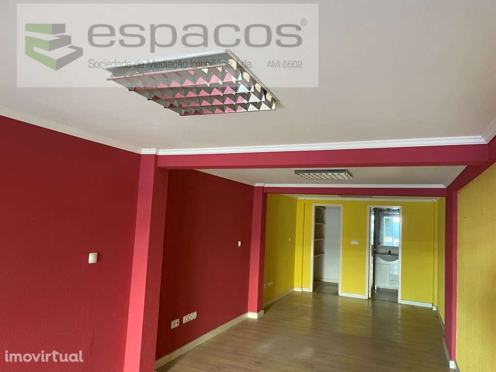 Loja/Escritório em Vale Milhaços, Corroios - Grande imagem: 5/13