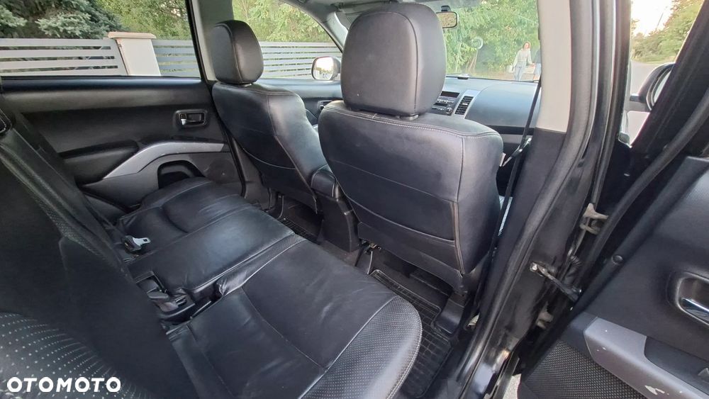 Mitsubishi Outlander - 15