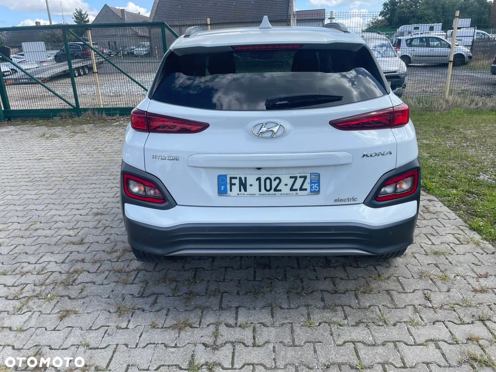 Hyundai Kona - 8