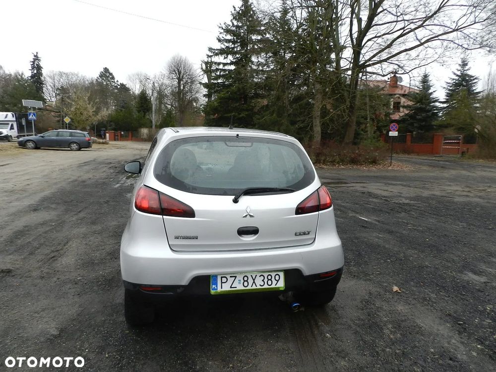Mitsubishi Colt - 4