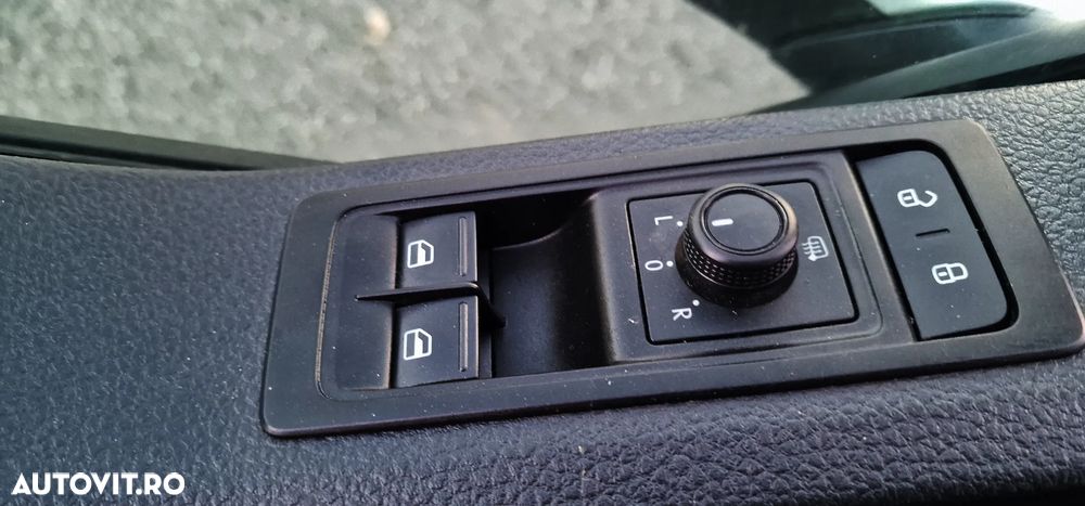 Volkswagen T6 Transporter, 2.0 TDI,  van, 150cp, automata DSG,  A/C , webasto, euro 6,  09/2016 (serie 2017) FACTURA, seap, finantare PJ, rate PF - 29