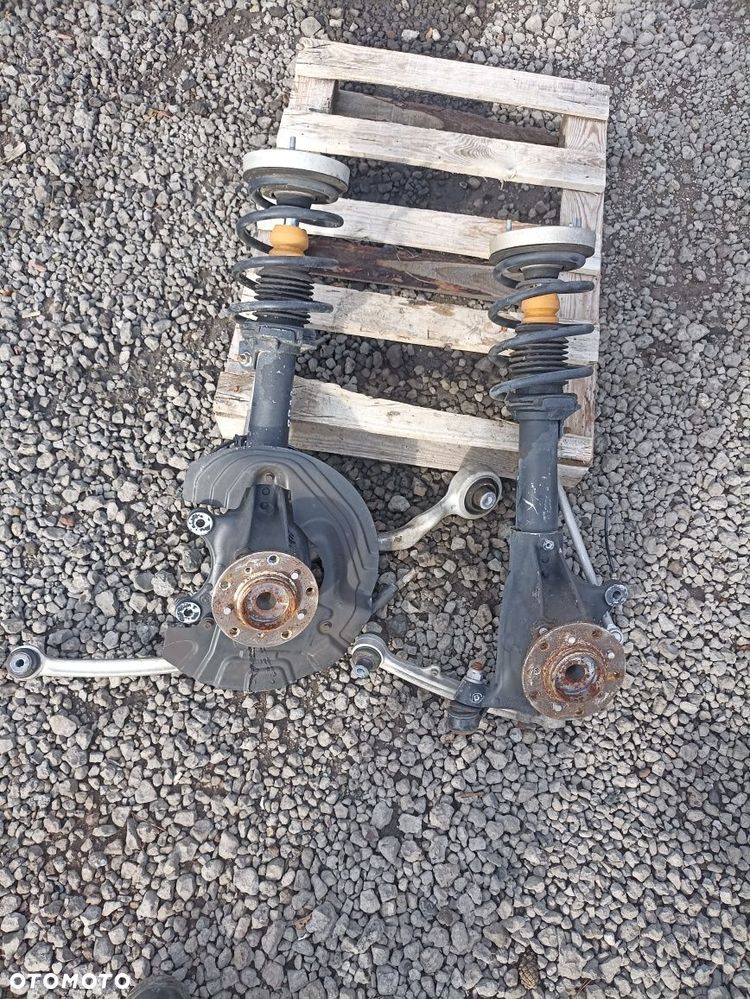 Zwrotnica piasta amortyzator wachacz noga BMW M3 e92 93 4.0 przod Mpow - 1