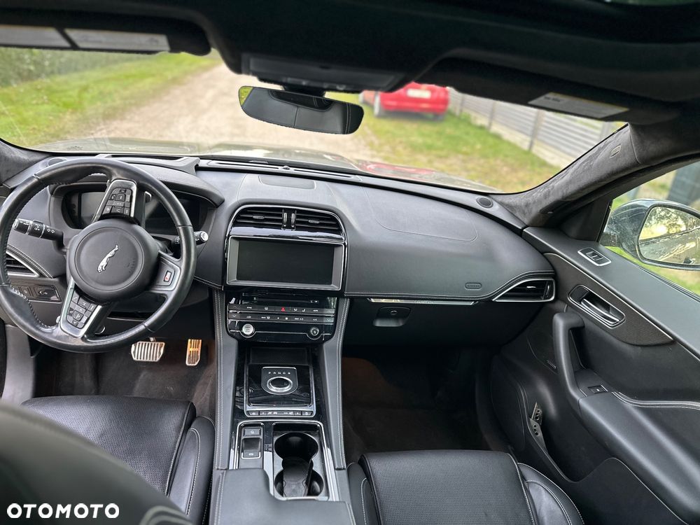 Jaguar F-Pace 3.0 V6 AWD S - 13