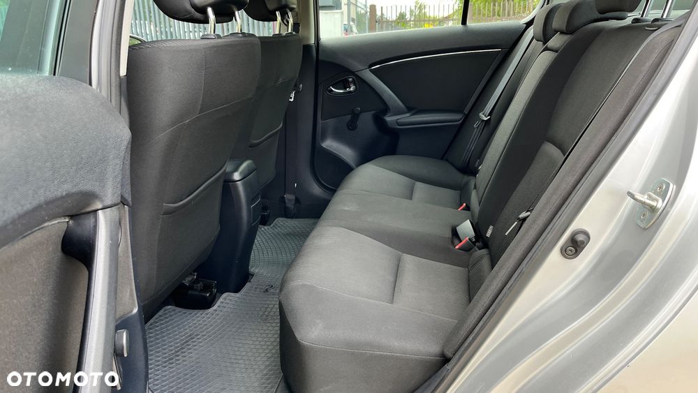 Toyota Avensis 1.8 Sol - 15