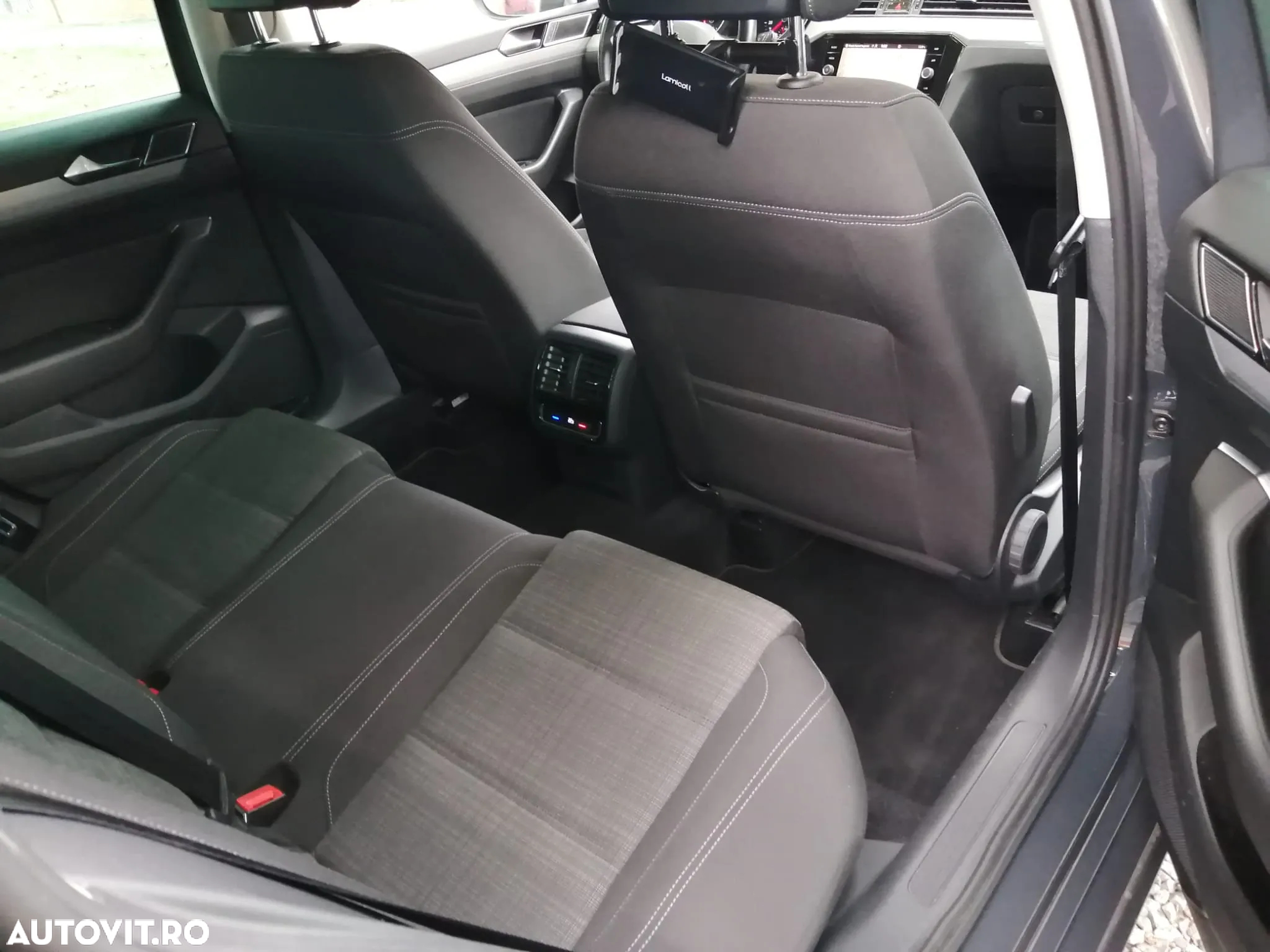 Volkswagen Passat - 8