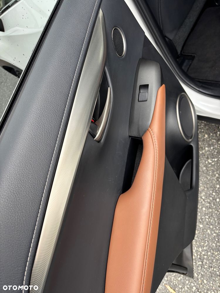 Lexus NX 300h Elite AWD - 23