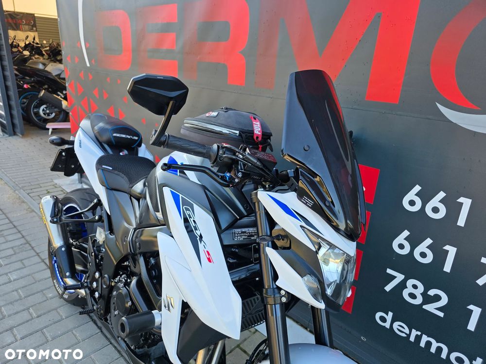 Suzuki GSX - 27
