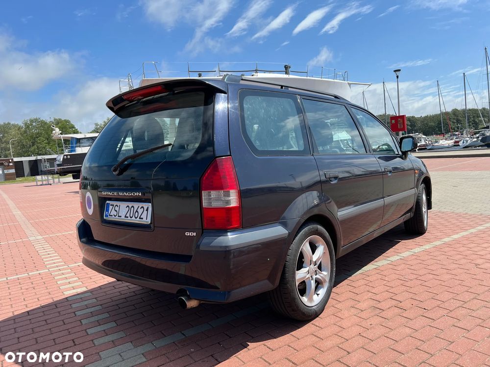Mitsubishi Space Wagon 2.4 GDI Family - 9
