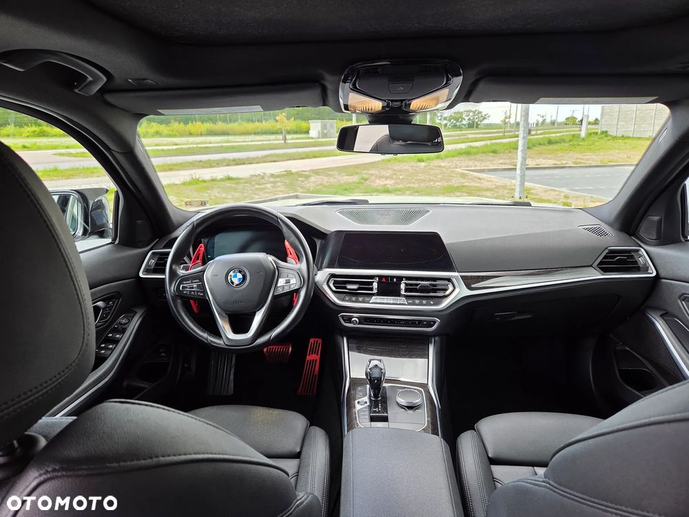 BMW Seria 3 330i Sport Line - 12