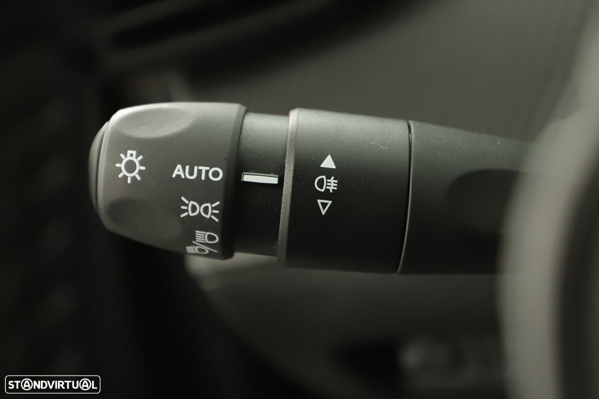 Peugeot 2008 1.2 PureTech Allure - 16