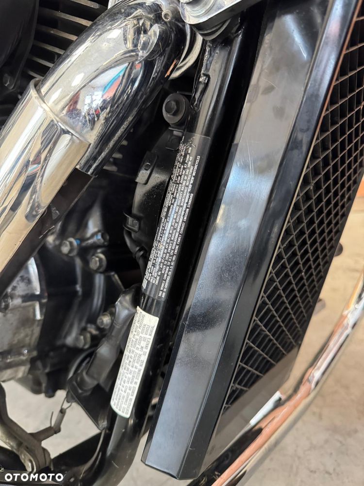 Suzuki VL 800 Volusia - Boulevard C50 - 3