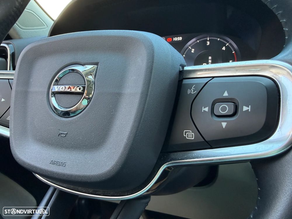 Volvo XC 40 2.0 D3 Momentum Plus Geartronic - 29