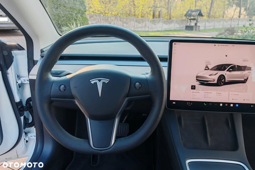 Tesla Model 3 - 23