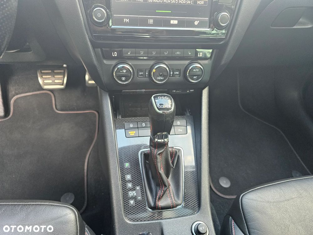 Skoda Octavia 2.0 TDI DSG RS - 19