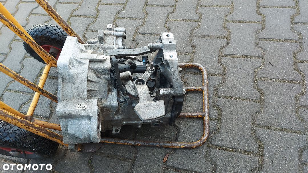 SKRZYNIA MWW 1,6 TDI Audi A3 VW Golf VII Seat Leon III Skoda Octavia 2015 - 1