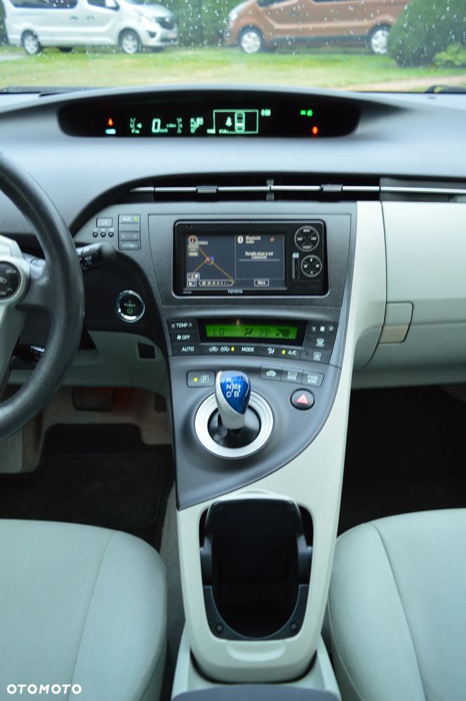 Toyota Prius 1.8 HSD Prestige - 20