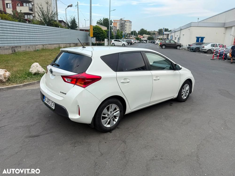 Toyota Auris 1.8 L VVT-i Sol - 4