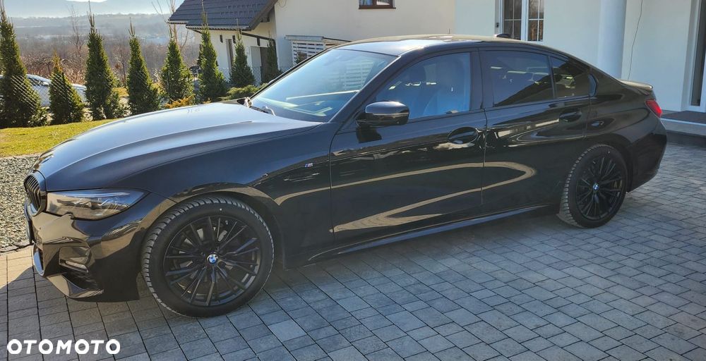 BMW Seria 3 320d xDrive mHEV - 4