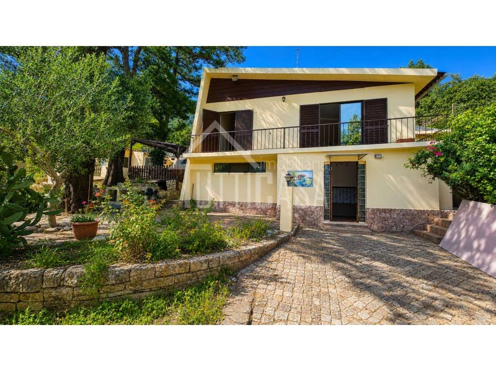 Moradia T2+2 com Jardim, Garagem e Total Privacidade - Grande imagem: 2/42