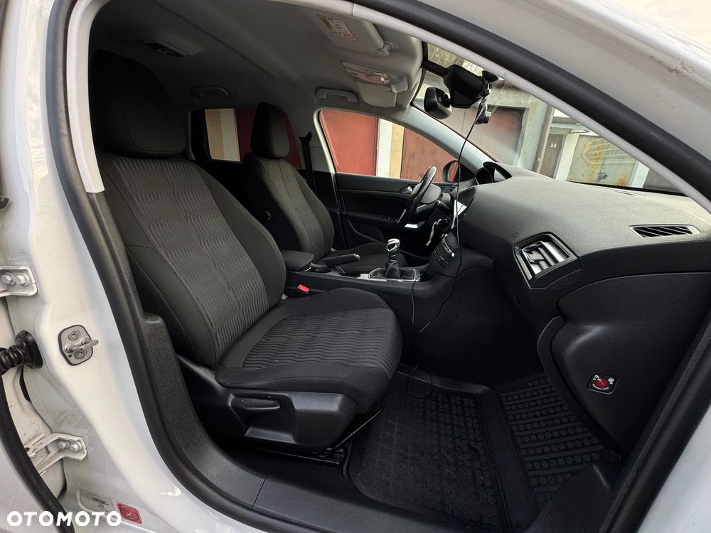 Peugeot 308 1.6 e-HDi Allure S&S - 13