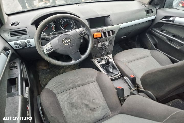 Ornament 13113885 Opel Astra H  [din 2004 pana  2007] - 6