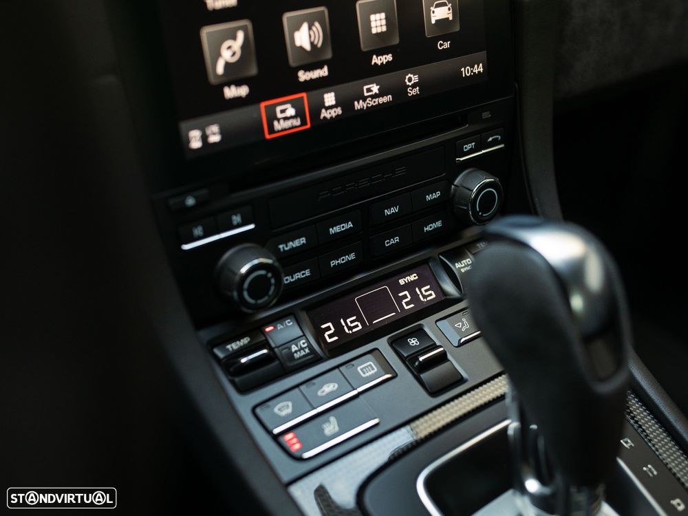 Porsche 911 (991) Carrera 4 GTS PDK - 35