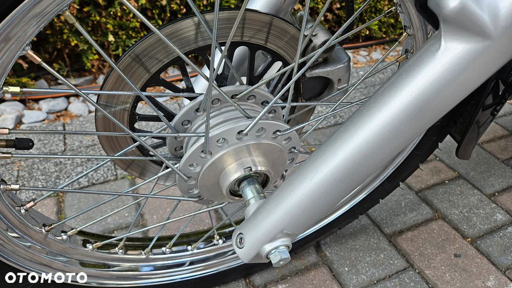 Suzuki Intruder - 11