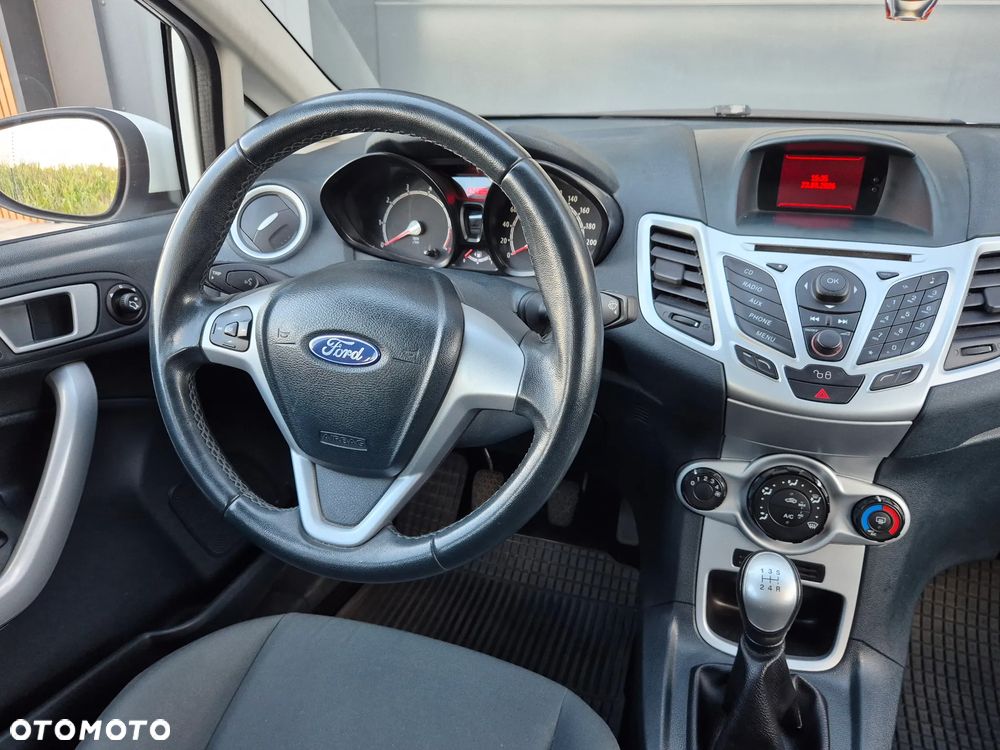 Ford Fiesta 1.25 Silver X (Trend) EU5 - 14