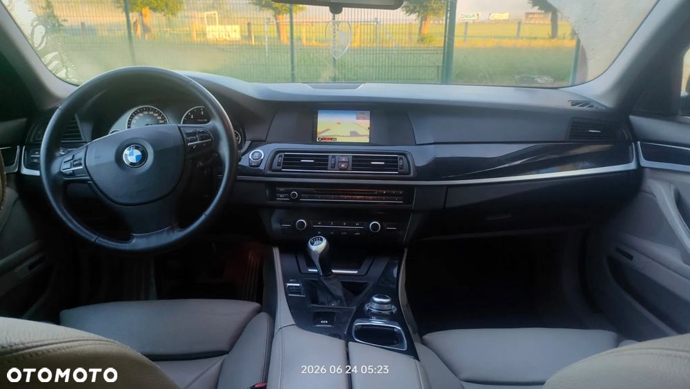 BMW Seria 5 520d Luxury Line - 8
