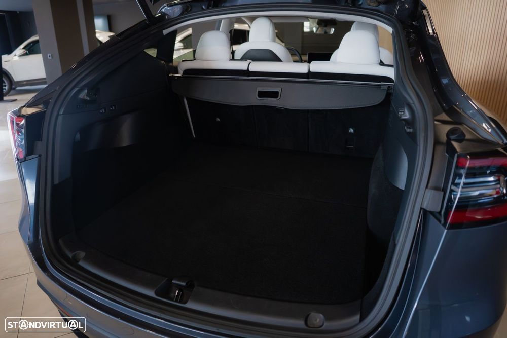 Tesla Model Y Long Range Dual Motor AWD - 40