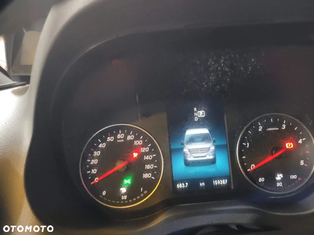 Mercedes-Benz Sprinter - 12