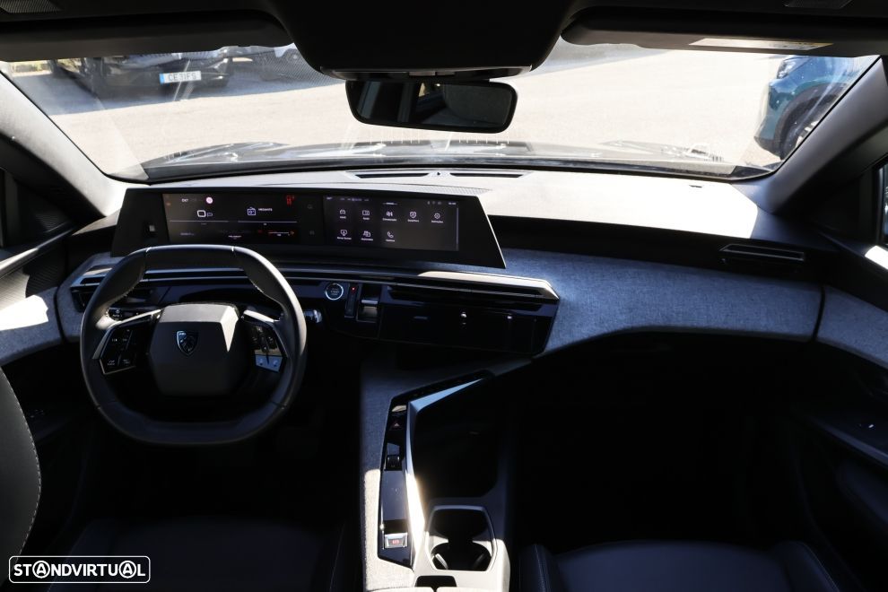 Peugeot 5008 1.2 Hybrid Allure e-DCS6 - 11