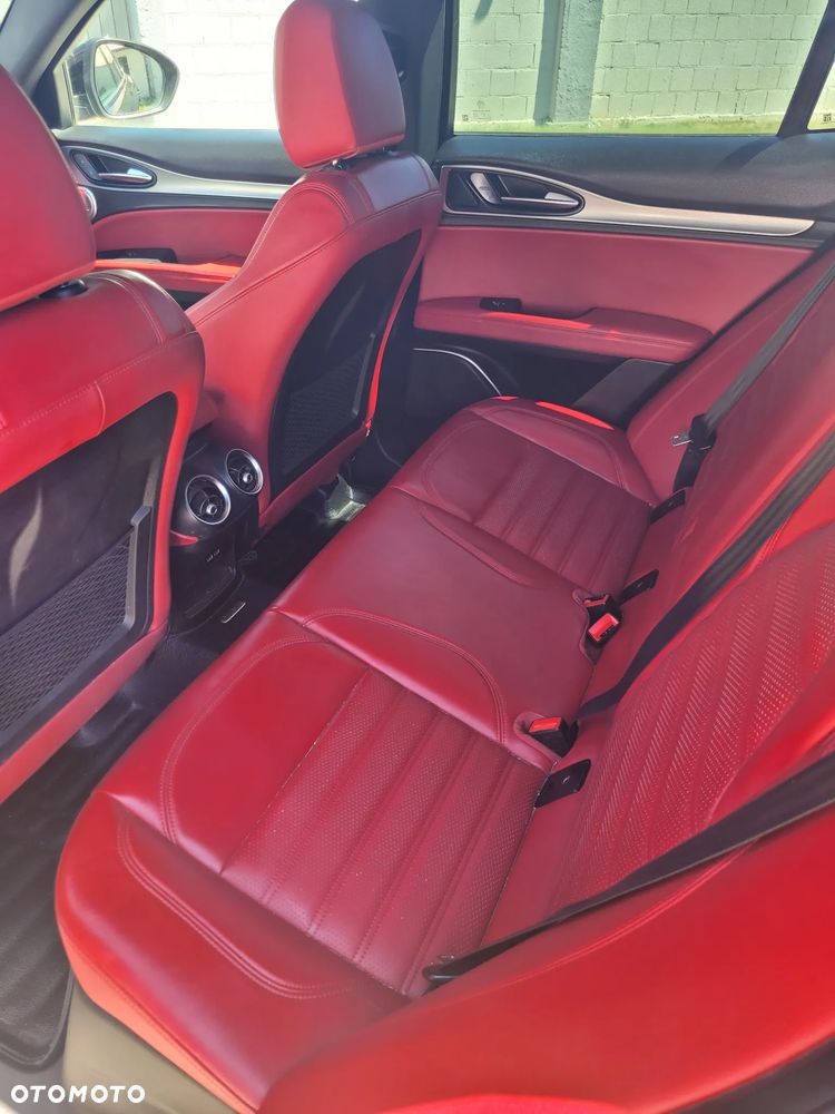 Alfa Romeo Stelvio 2.0 Turbo 16V AT8-Q4 Veloce Ti - 9