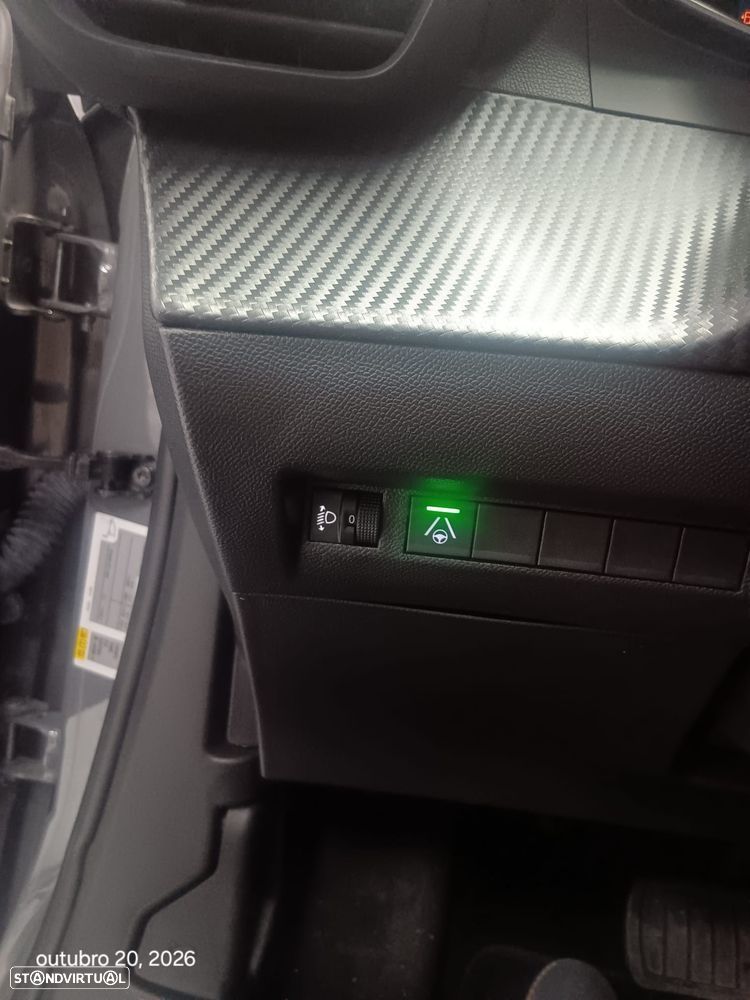 Peugeot 2008 1.2 Hybrid Allure e-DCS6 - 10