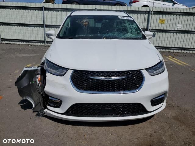 Chrysler Pacifica - 22