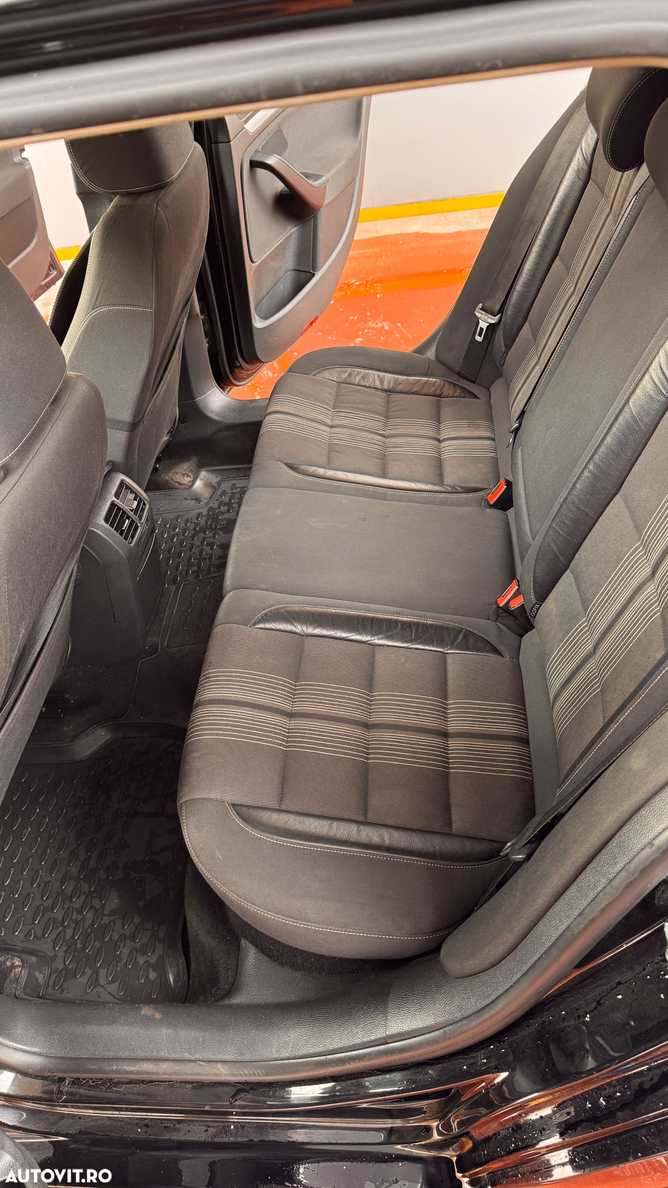 Volkswagen Golf 2.0 TDI Comfortline DSG - 10