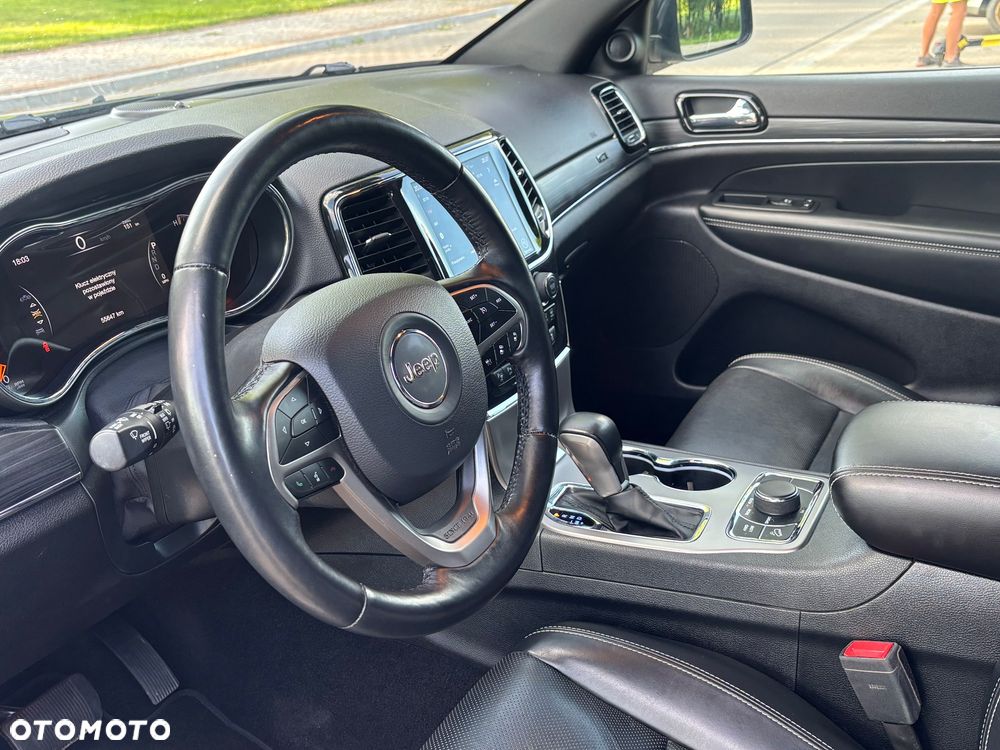 Jeep Grand Cherokee - 22