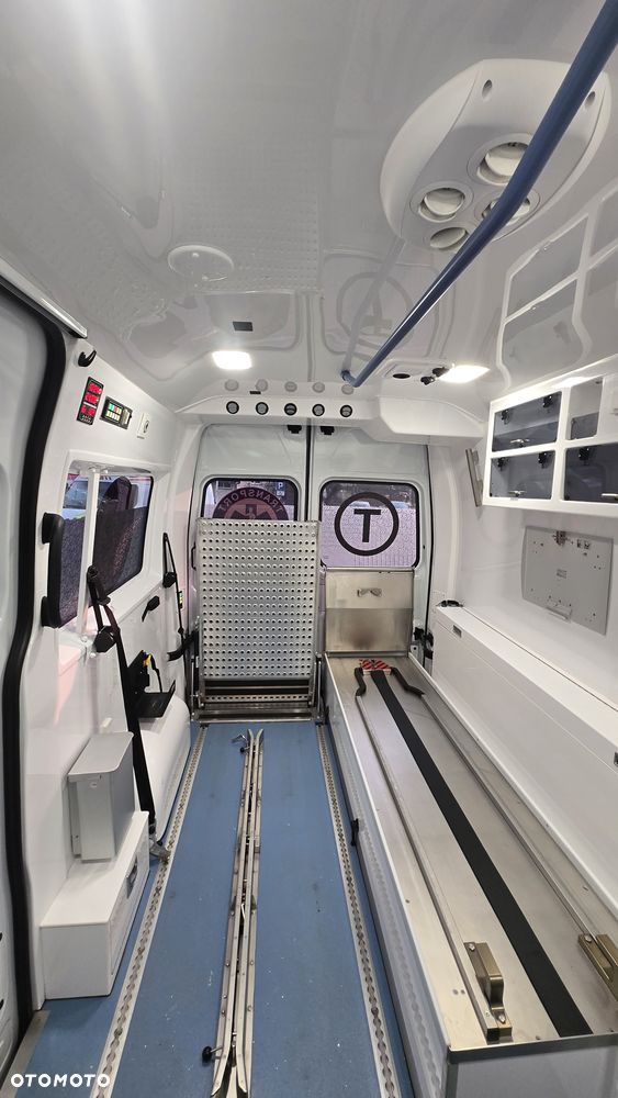 Renault Master Ambulans karetka - 23