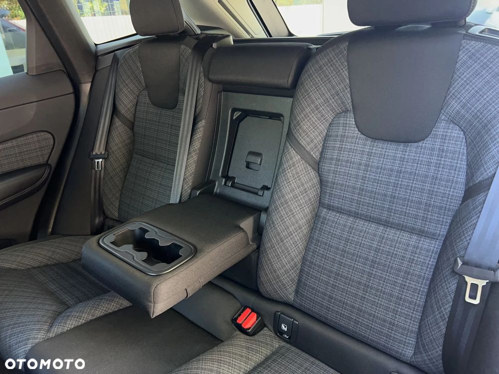 Volvo XC 60 B5 B AWD Core - 16