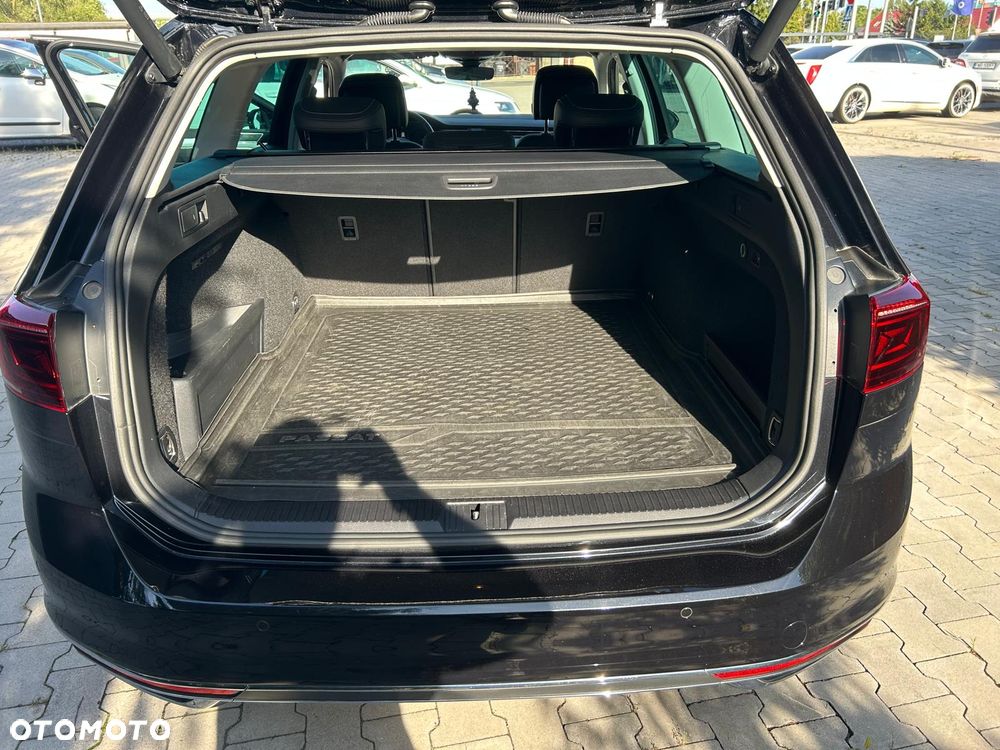 Volkswagen Passat - 22