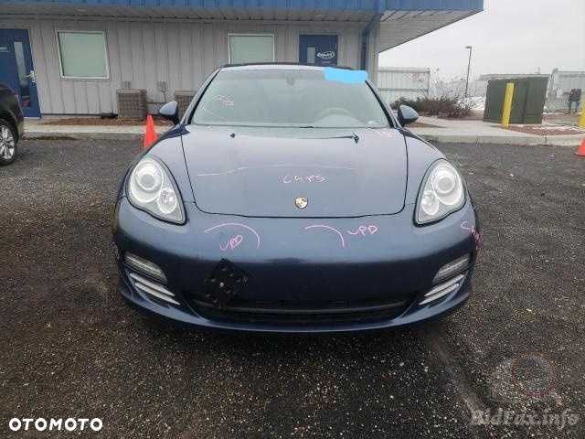 Porsche Panamera 3.6, model USA. - 2