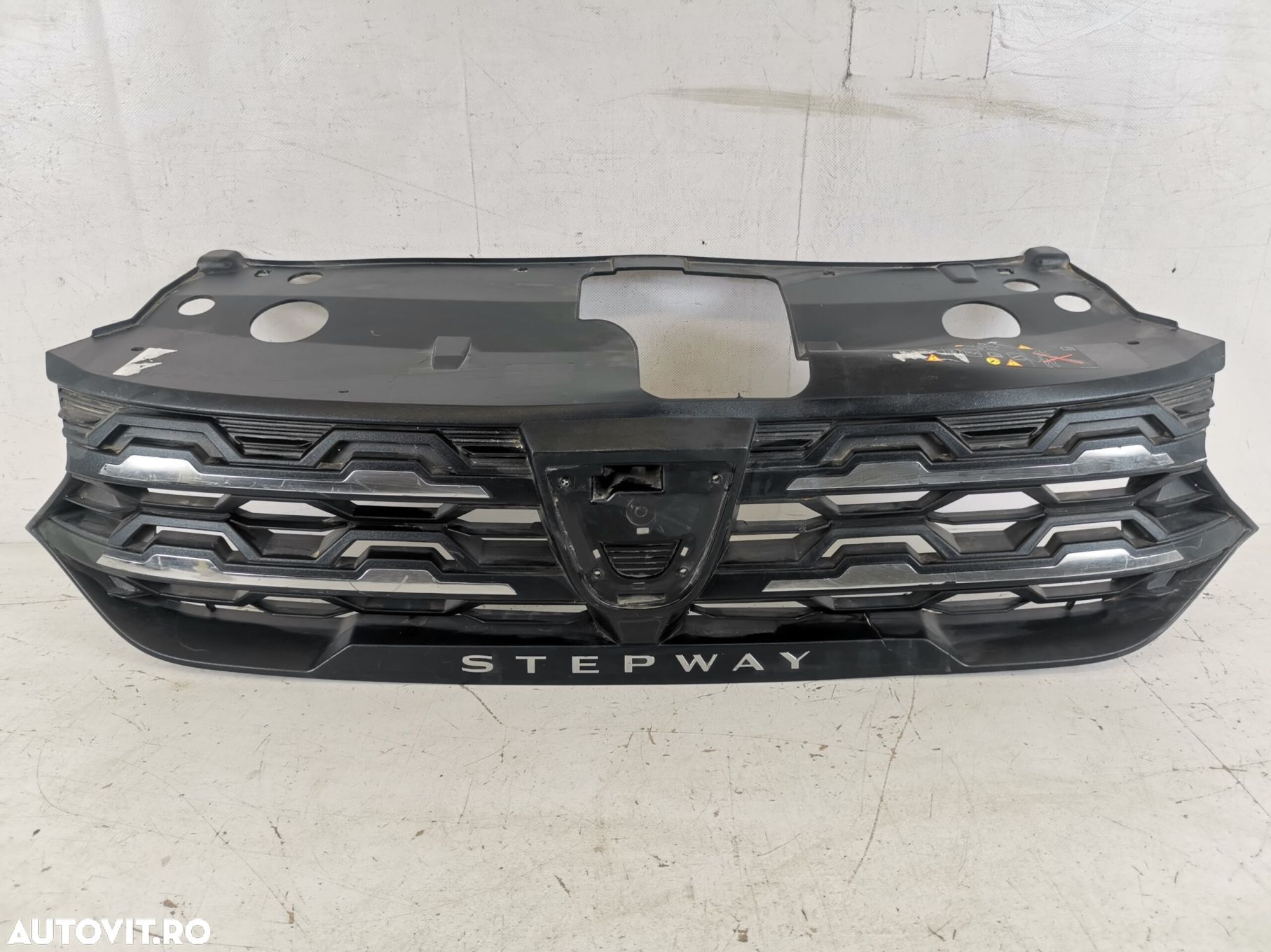 Grila Radiator Dacia  Sandero 3 2020 2021 2022 Originala In Stare Buna - 1
