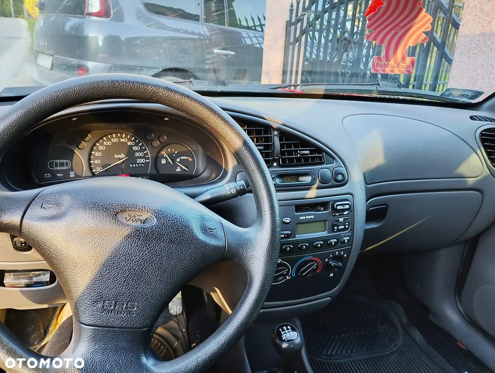 Ford Fiesta 1.3 - 6