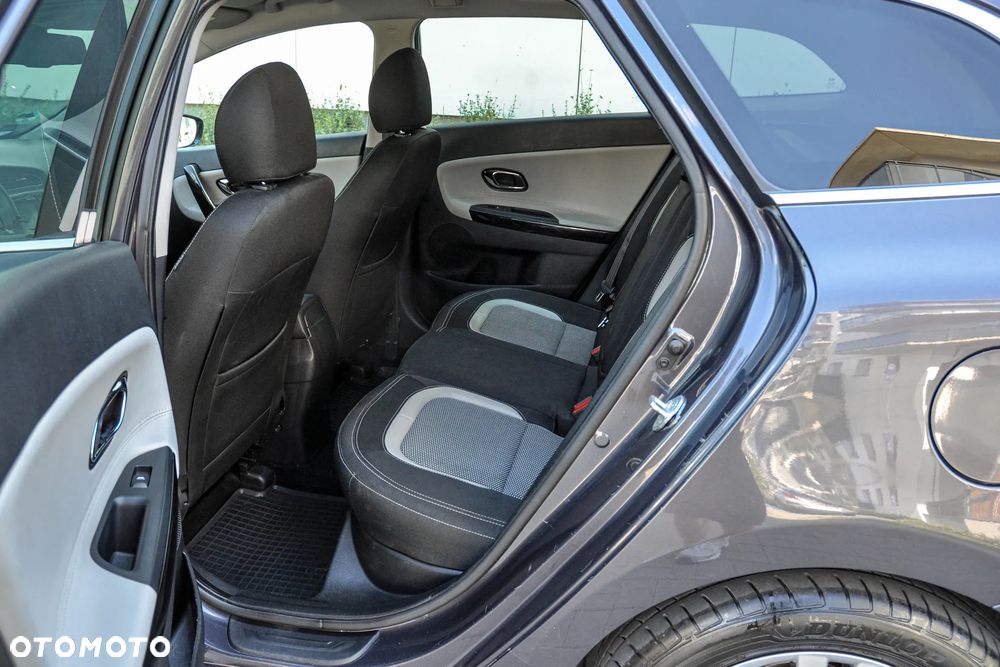 Kia Ceed - 8