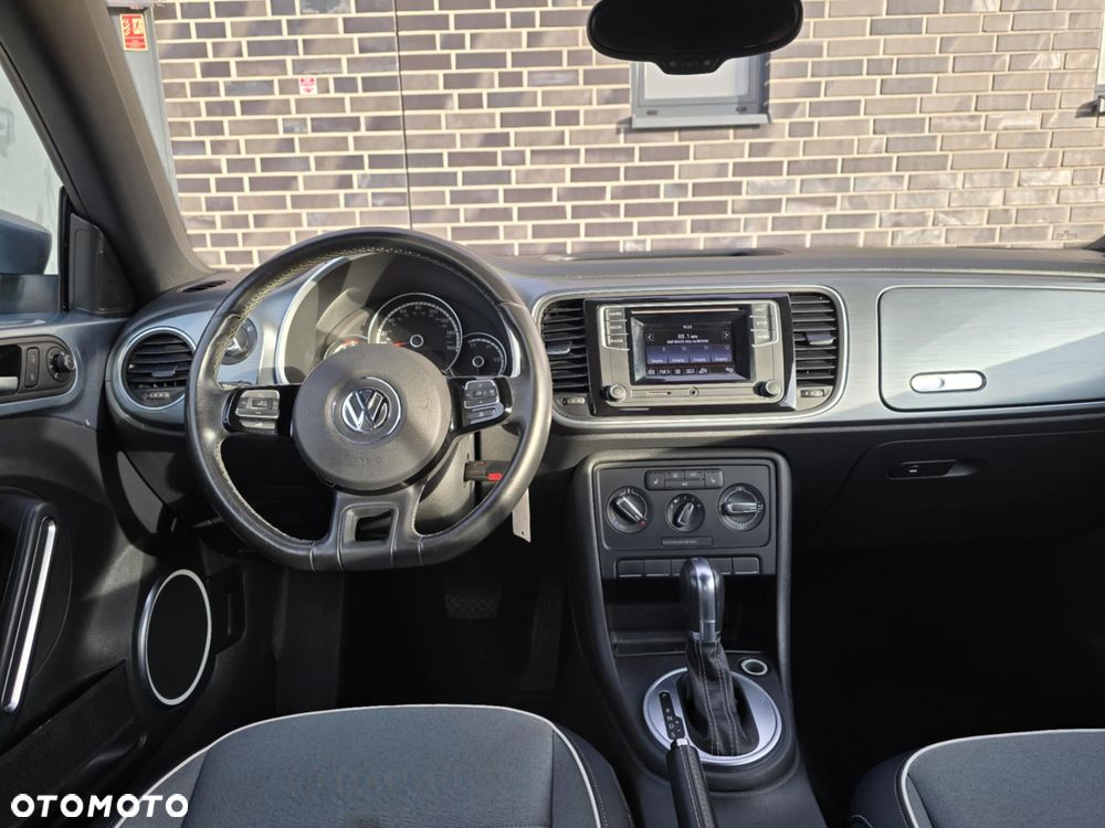 Volkswagen New Beetle - 32